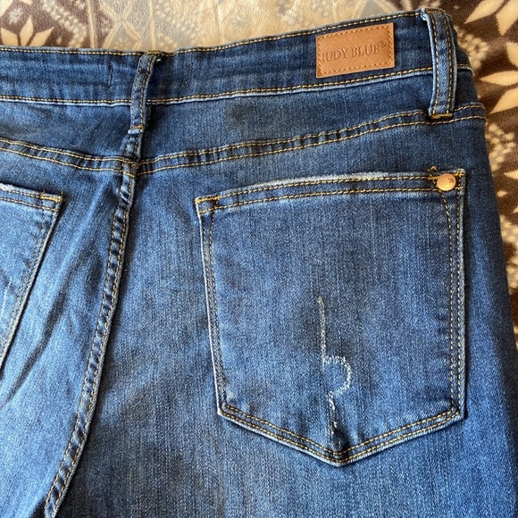 Judy Blue Lis Angeles Relaxed Fit Ankle Hi Rise Distress Jeans Size 31 x 26” - Picture 5 of 14